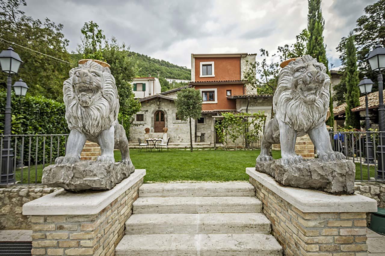 Hotel Guerrinuccio チェラーノ エクステリア 写真