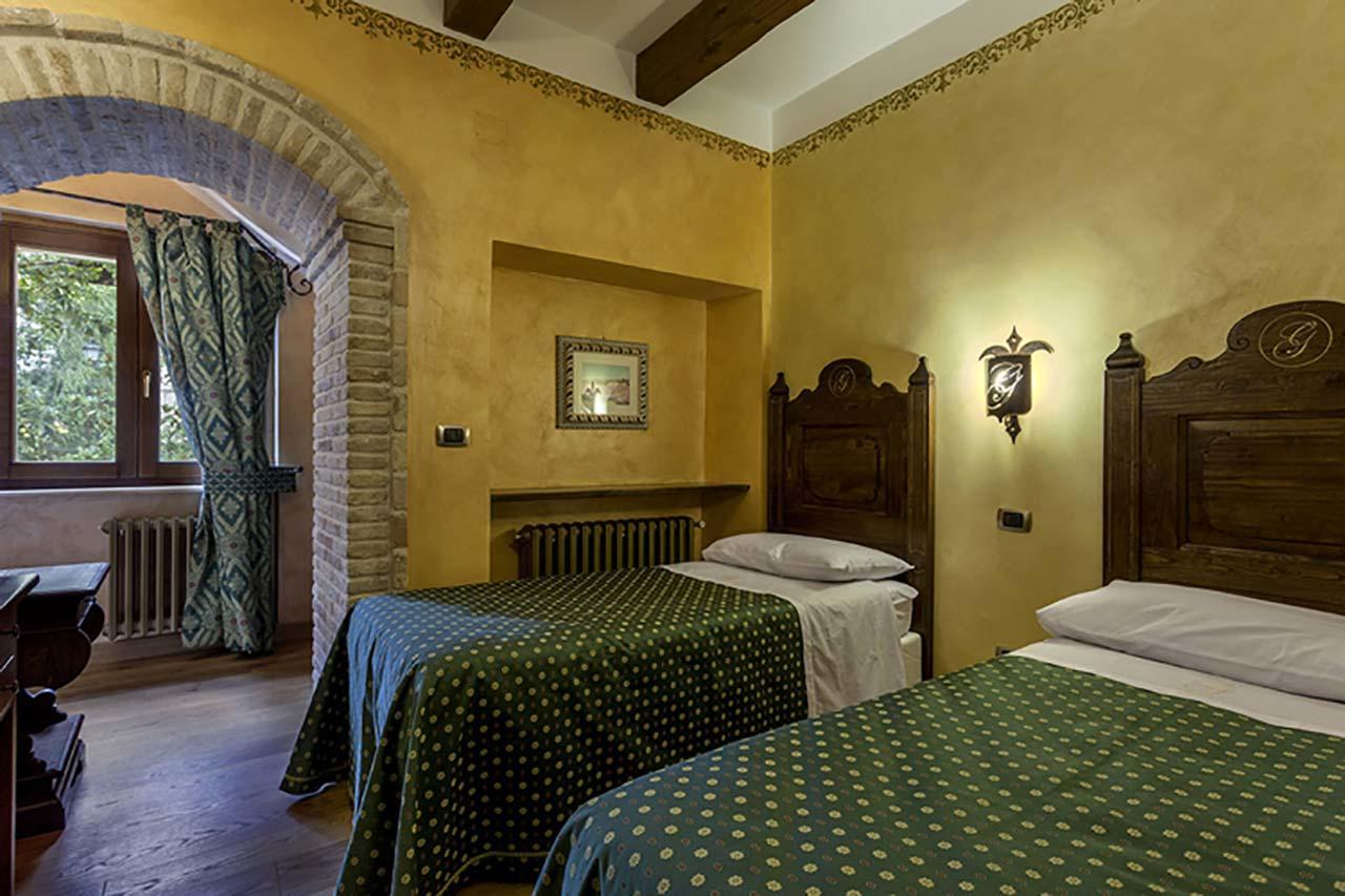 Hotel Guerrinuccio チェラーノ エクステリア 写真