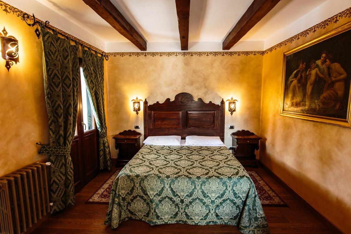 Hotel Guerrinuccio チェラーノ エクステリア 写真