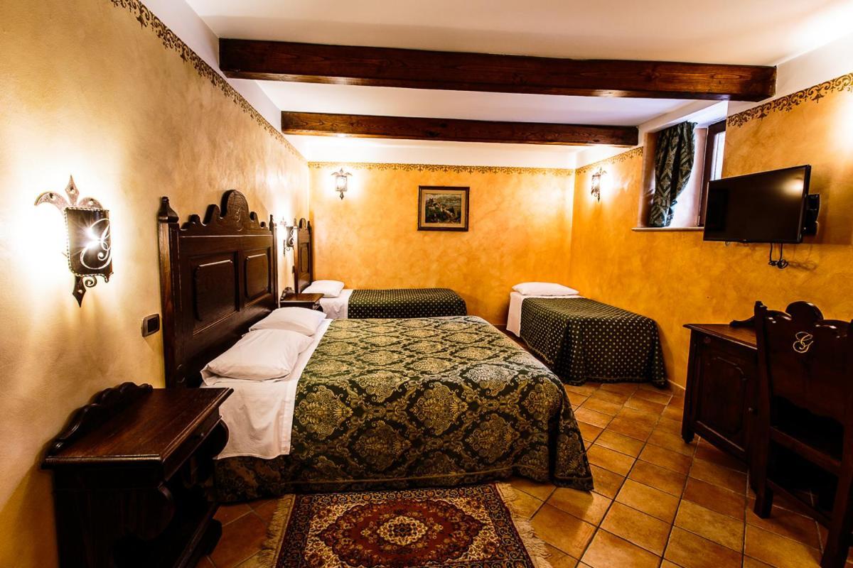 Hotel Guerrinuccio チェラーノ エクステリア 写真